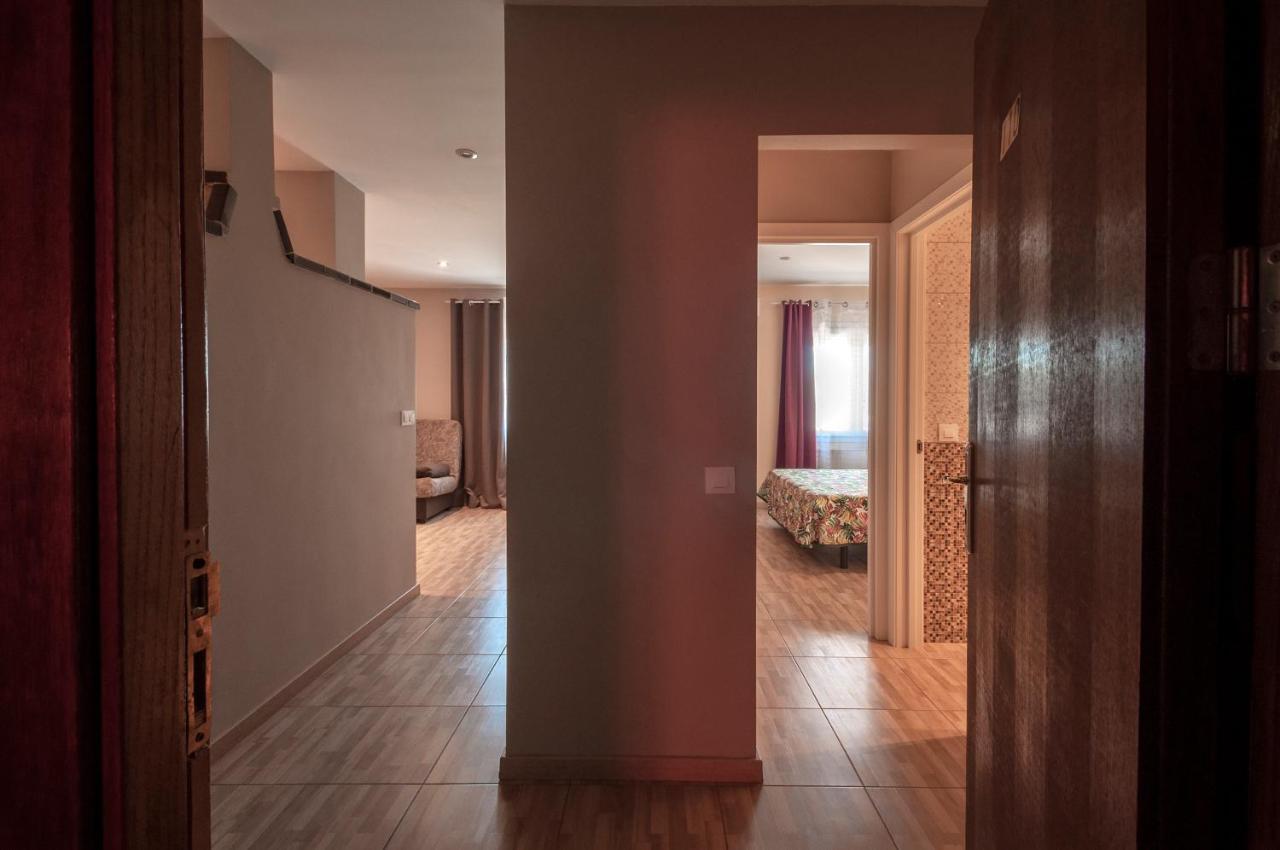 Hotel Silvia Empuriabrava Bagian luar foto