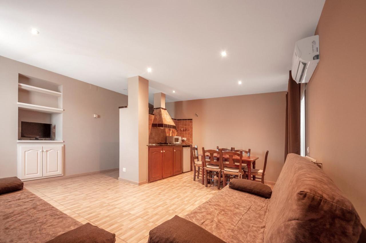 Hotel Silvia Empuriabrava Bagian luar foto