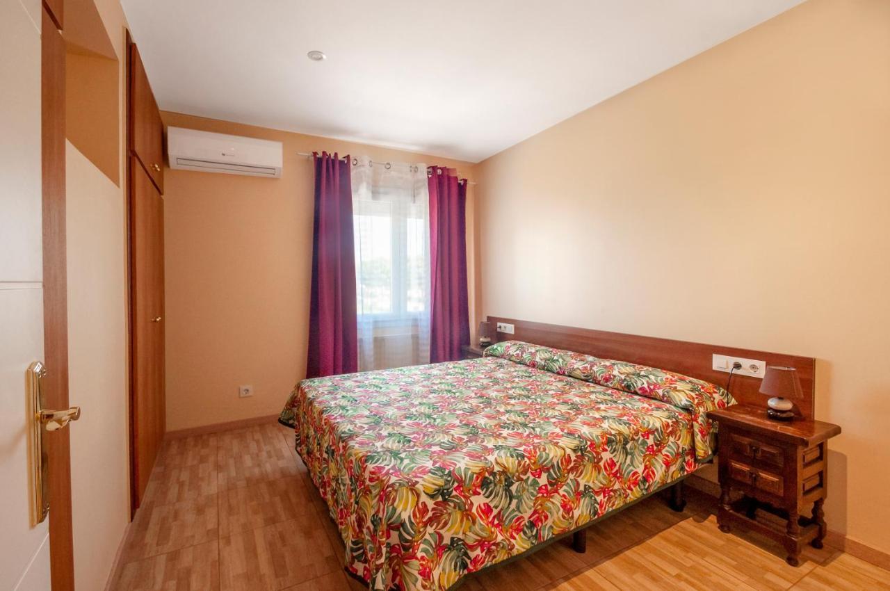 Hotel Silvia Empuriabrava Bagian luar foto