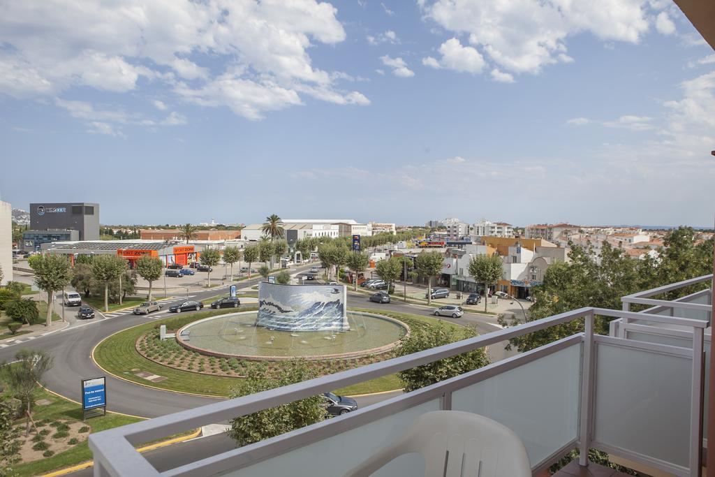 Hotel Silvia Empuriabrava Bagian luar foto