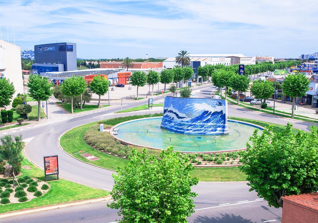 Hotel Silvia Empuriabrava Bagian luar foto