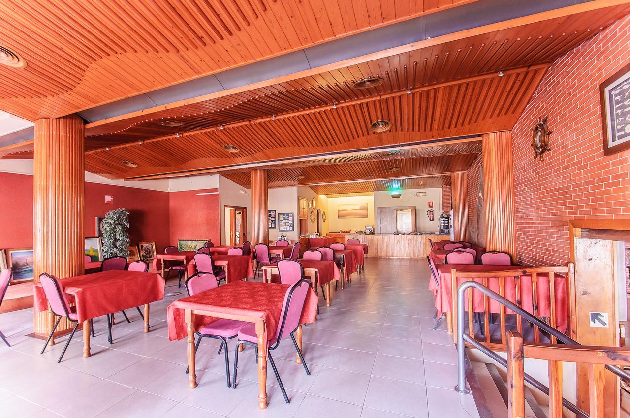 Hotel Silvia Empuriabrava Bagian luar foto